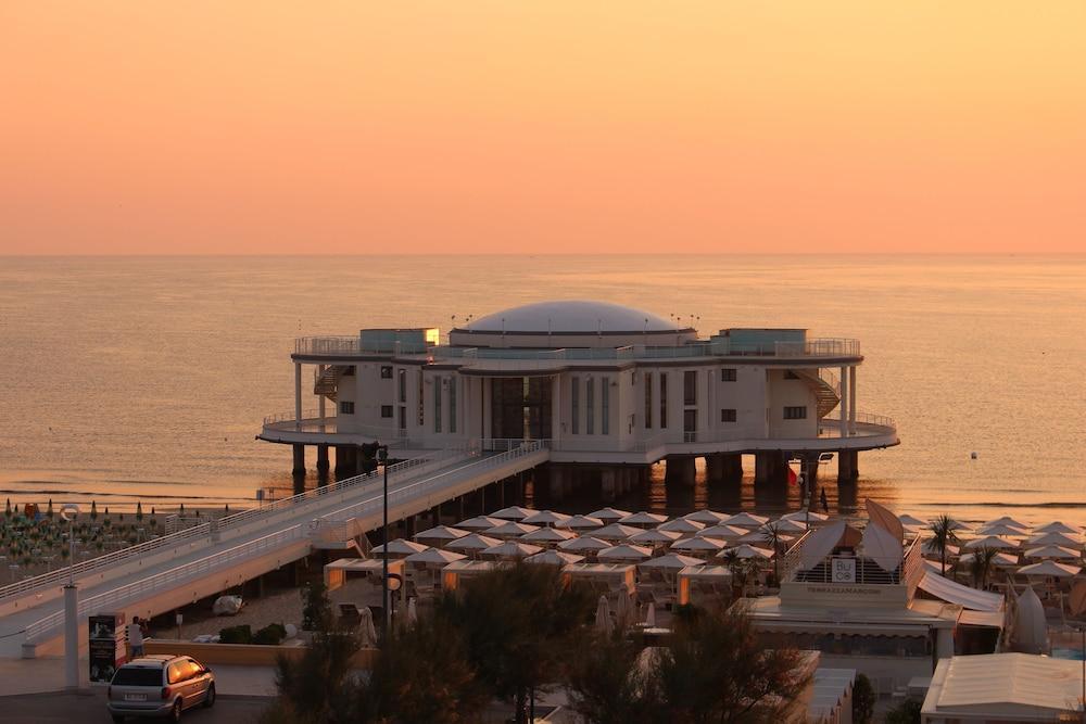 Hotel Cristallo Senigallia Extérieur photo