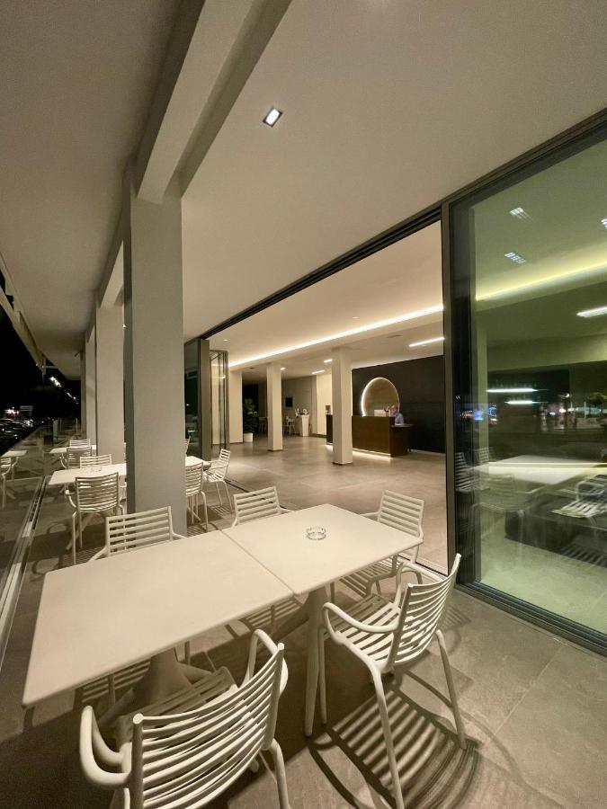 Hotel Cristallo Senigallia Extérieur photo