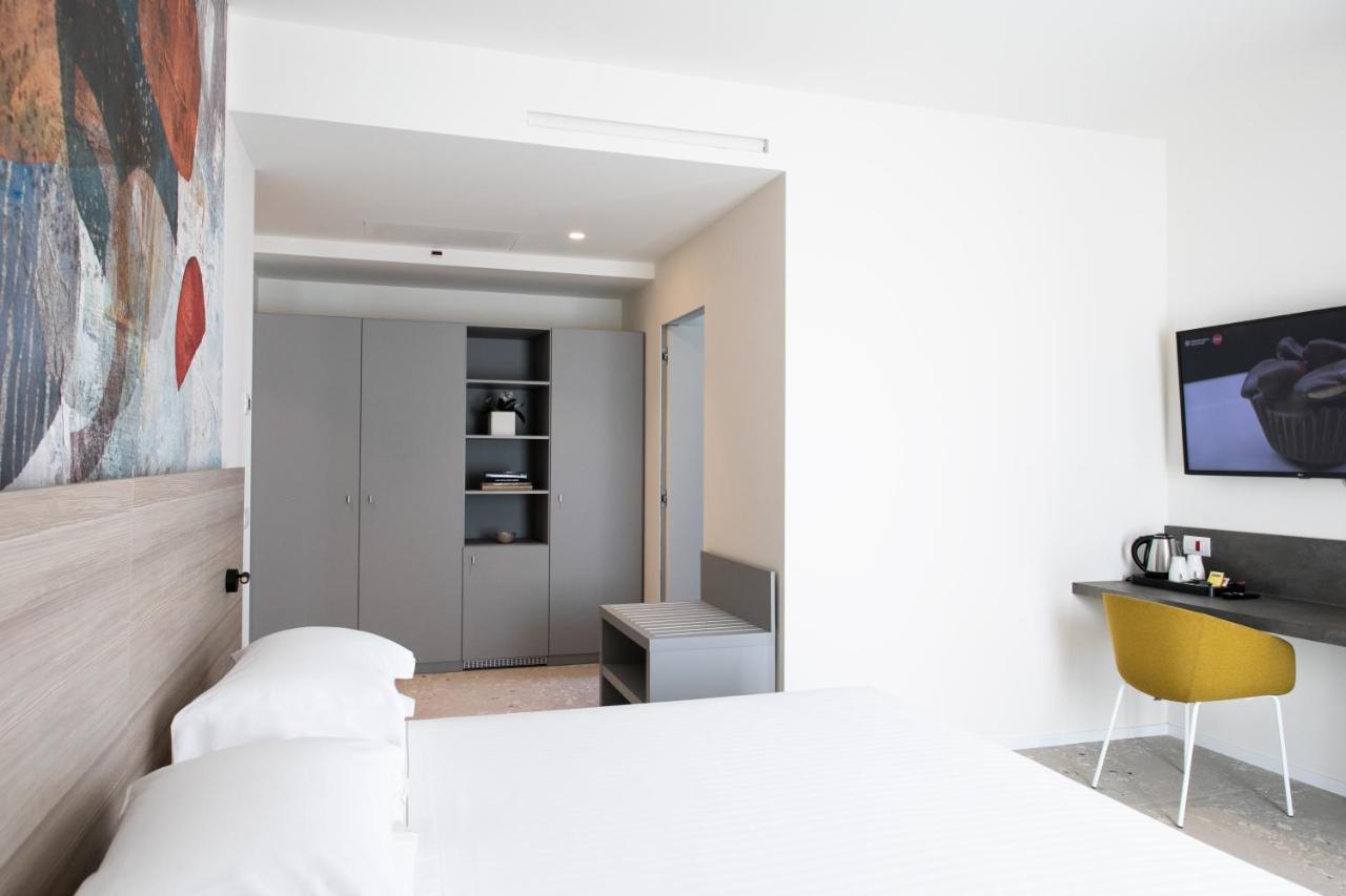 Hotel Cristallo Senigallia Extérieur photo