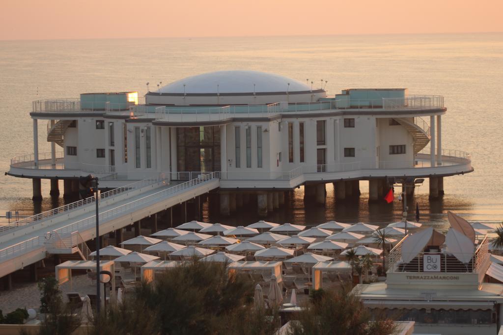 Hotel Cristallo Senigallia Extérieur photo