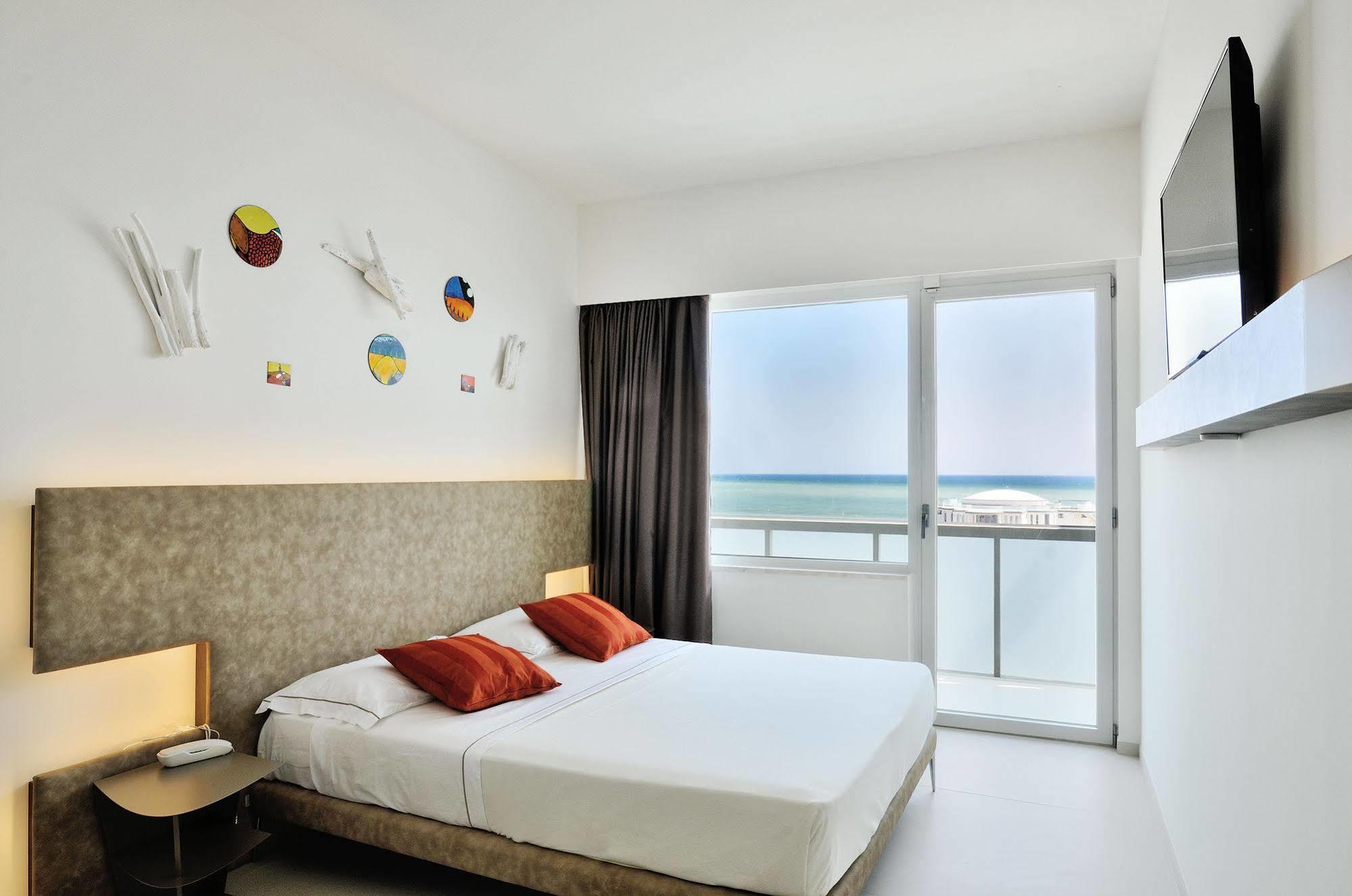 Hotel Cristallo Senigallia Extérieur photo